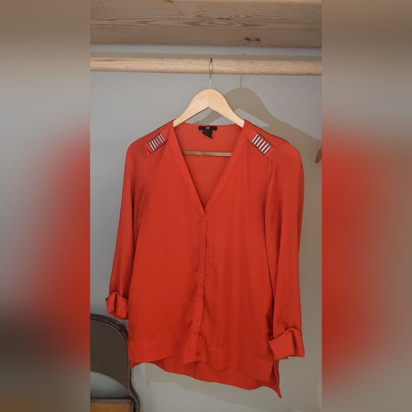 Silk red H&M top with metallic details - Picture 1 of 3